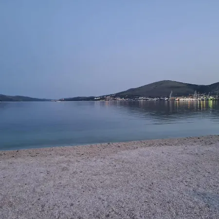 Cornelia Apartments By The Sea Okrug Gornji, Ciovo Trogir Exterior photo