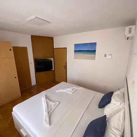 Cornelia Apartments By The Sea Okrug Gornji, Ciovo Trogir Exterior photo