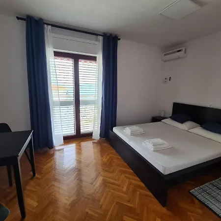 Cornelia Apartments By The Sea Okrug Gornji, Ciovo Trogir Exterior photo