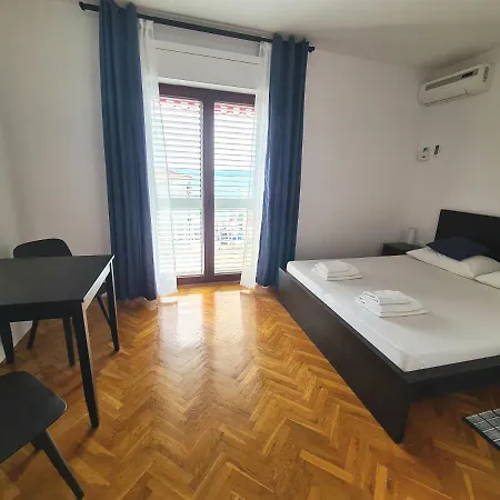 Cornelia Apartments By The Sea Okrug Gornji, Ciovo Trogir Exterior photo