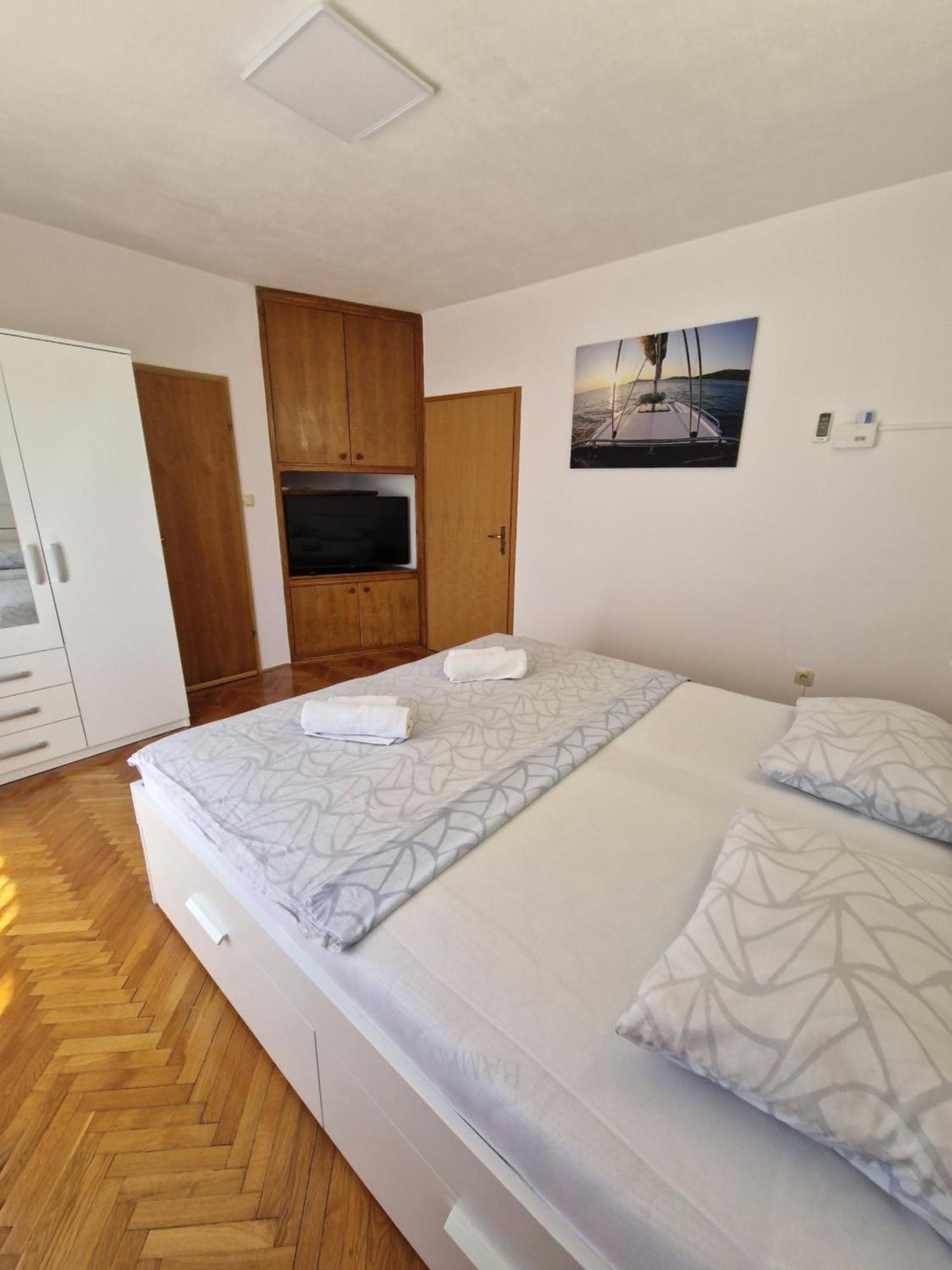 Apartment Cornelia By The Sea Okrug Gornji, Ciovo
