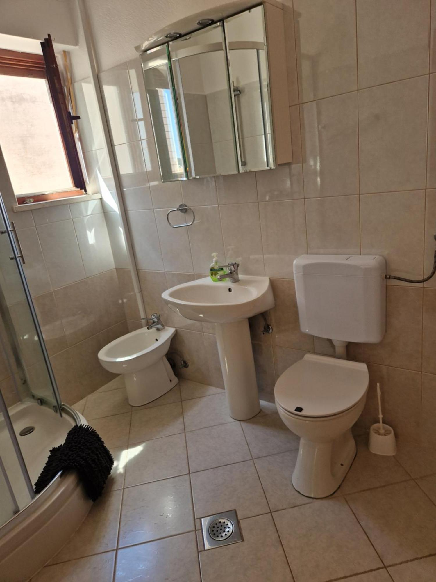 Apartment Cornelia By The Sea Okrug Gornji, Ciovo *