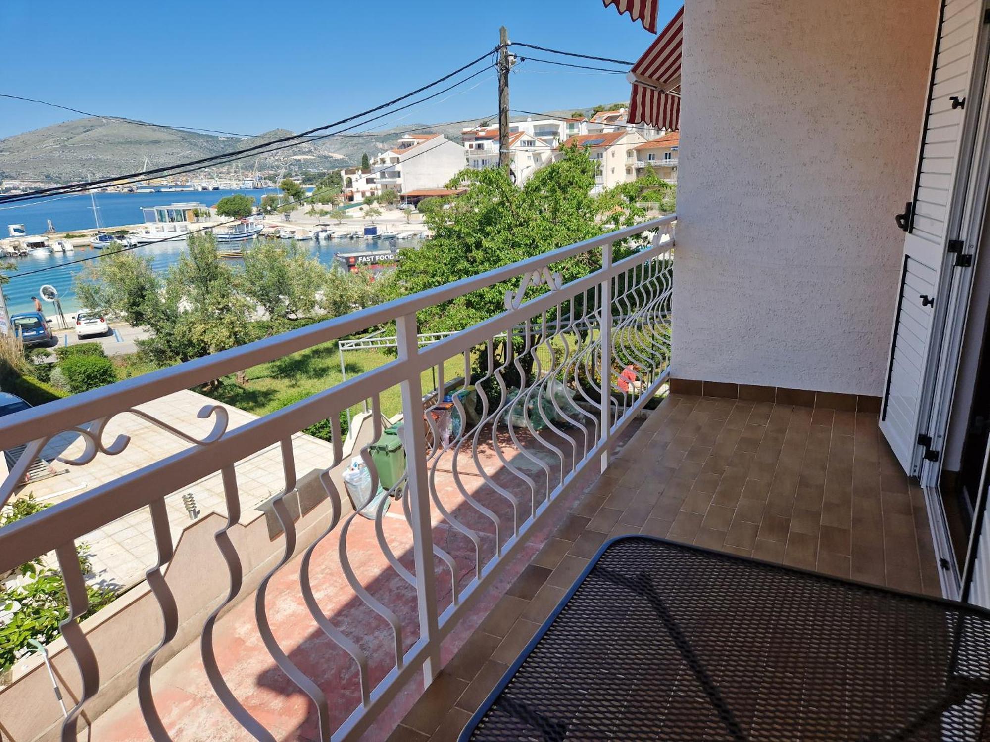 Cornelia By The Sea Okrug Gornji, Ciovo Apartman *